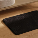 Čierna polyesterová predložka. 