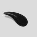 Čierna podložka na lyžičku.