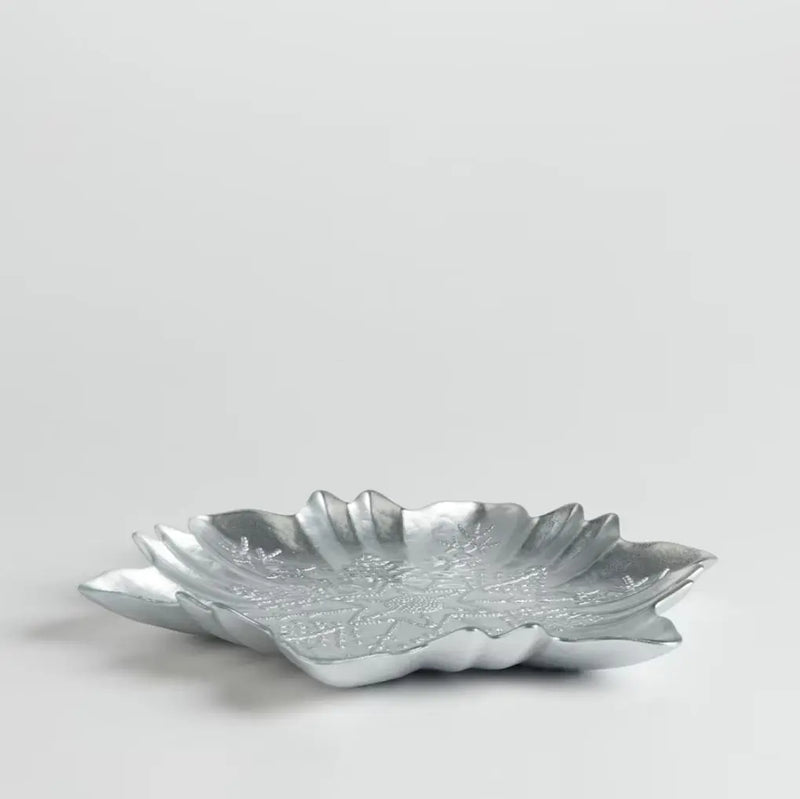 Strieborná vianočná dekoračná misa.