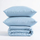 Modré polyesterové obliečky.