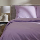 Fialové polyesterové obliečky z mikrovlákna. 