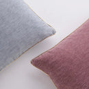 Ružová polyesterová obliečka na vankúš.