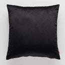 Čierna obliečka na vankúš.