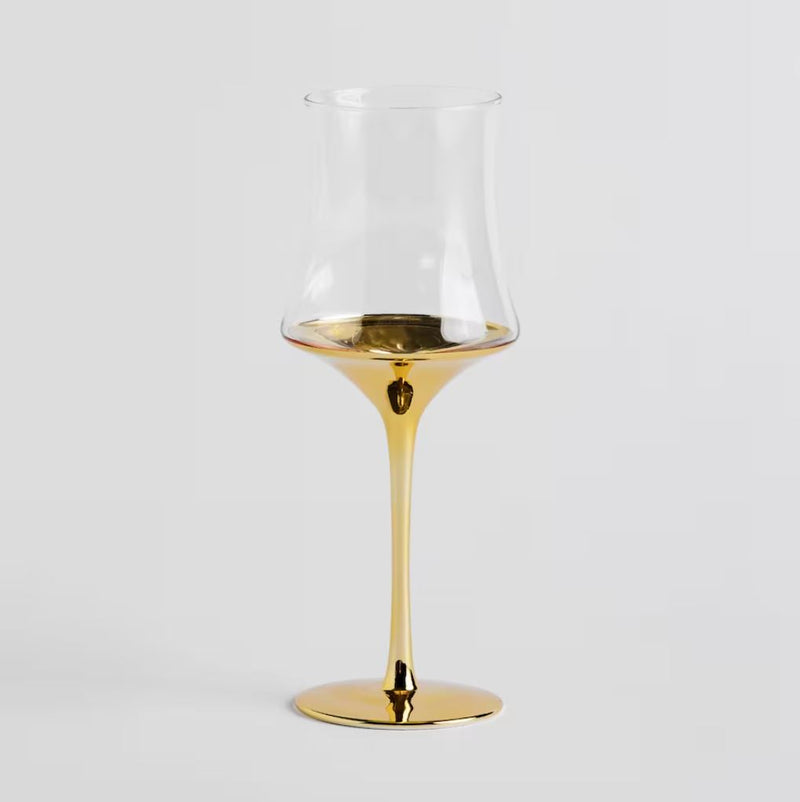 Zlatý pohár na víno.