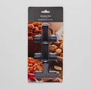 Čierna sada štipcov.