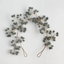 Zelená vianočná dekorácia.