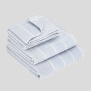 Modrý bavlnený uterák.