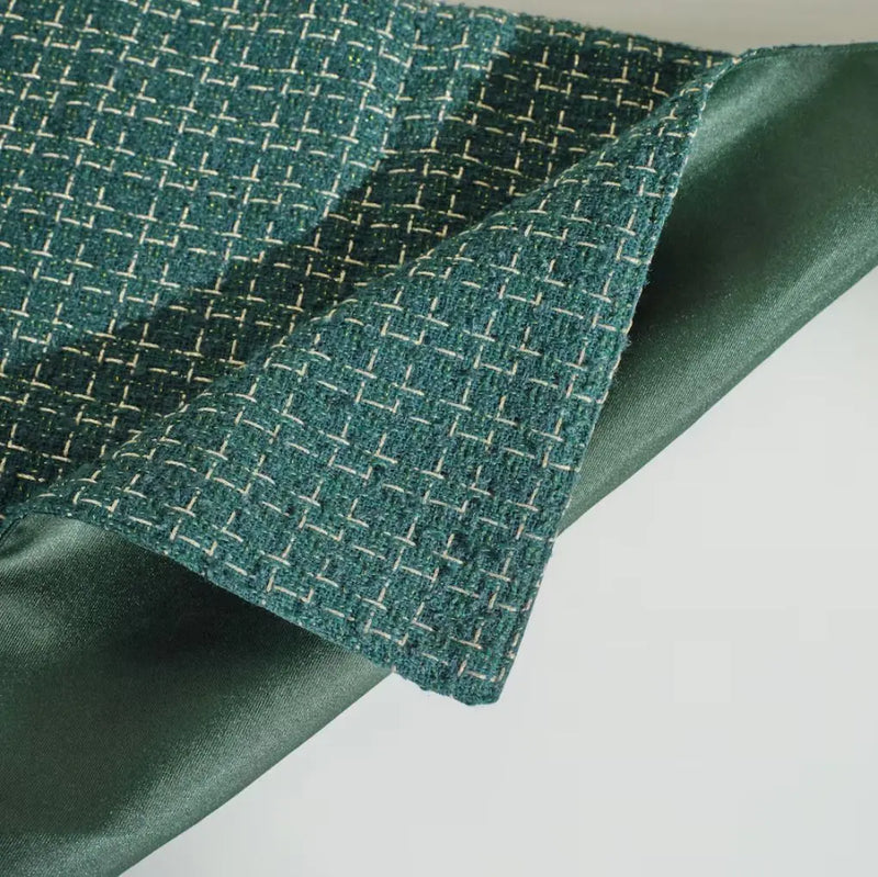 Zelená štóla vyrobená z polyesteru s nádychom akrylu a viskózy