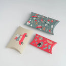 Viacfarebná vianočná sada na balenie darčekov.