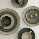 Béžový dezertný tanier.