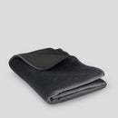 Sivý polyesterový prehoz