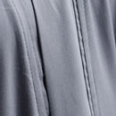 Sivý dámsky župan.