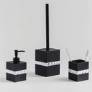 Čierny kúpeľňový pohár.