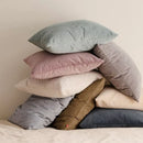 Modrá obliečka na vankúš.