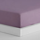 Fialová bavlnená plachta s gumkou.