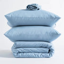 Modré polyesterové obliečky.