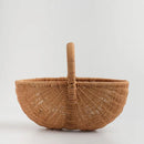 Hnedý prútený košík