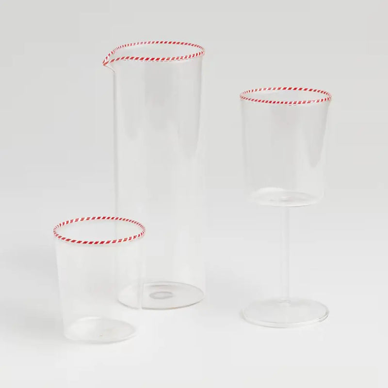 Transparentný vianočný džbán vyrobený z borosilikátového skla. 