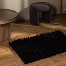 Čierna predložka z bavlny a polyesteru.