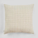 Béžová obliečka na vankúš.