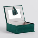 Zelená šperkovnica.