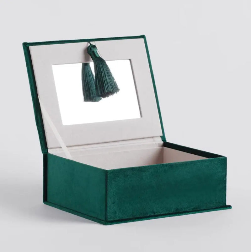 Zelená šperkovnica.