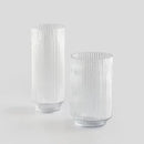 Transparentná sklenená váza.