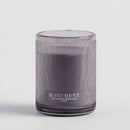 Čierna sklenená vonná sviečka.