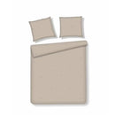 Béžové obliečky.