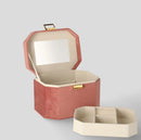 Ružová dvojposchodová šperkovnica so zrkadlom. 