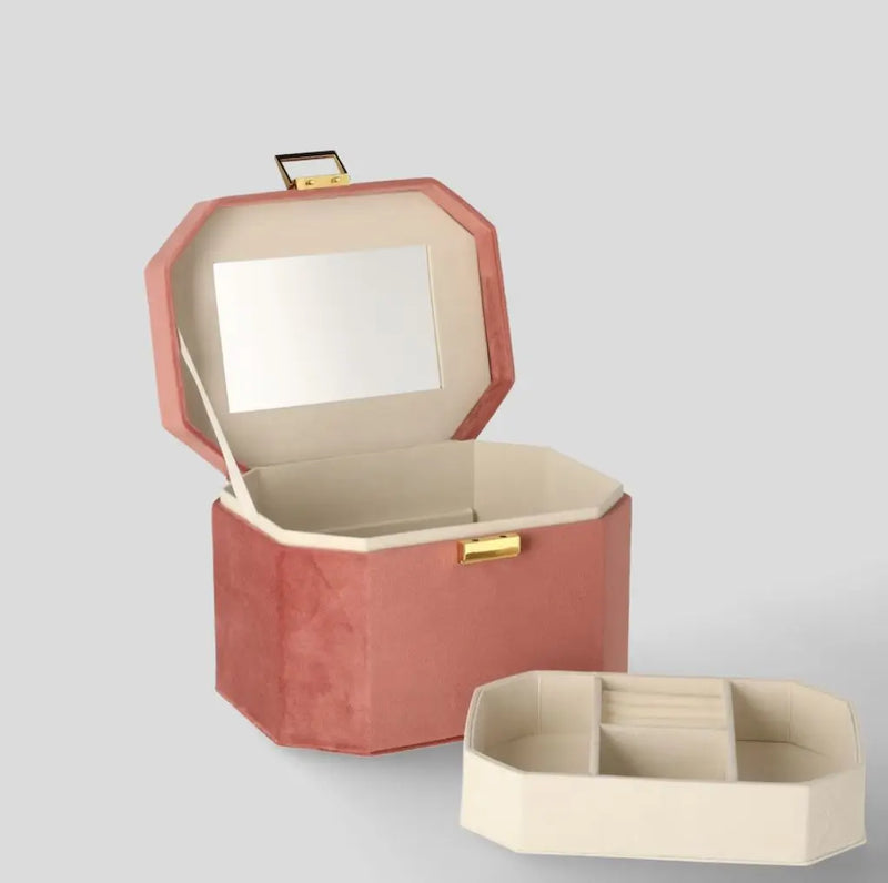 Ružová dvojposchodová šperkovnica so zrkadlom. 