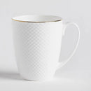 Biely porcelánový hrnček.