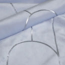 Modrá polyesterová štóla.