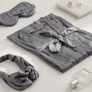 Sivý dámsky župan.