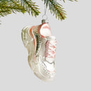 Viacfarebná vianočná ozdoba v podobe tenisky