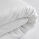 Biele bavlnené obliečky.