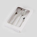 Strieborná sada príborov.