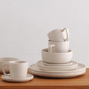 Béžový dezertný tanier.