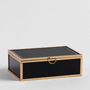 Čierna šperkovnica.