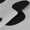 Čierno biela štóla.