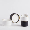 Čierna vonná sviečka.