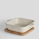 Biela zapekacia misa z tvrdeného porcelánu.