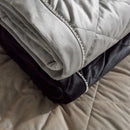 Čierny polyesterový zamatový prehoz na posteľ