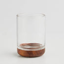 Transparentný kúpeľňový pohár.