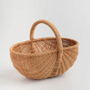 Hnedý prútený košík