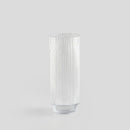 Transparentná sklenená váza.