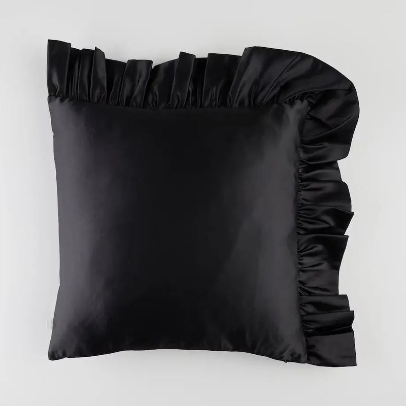 Čierna obliečka na vankúš