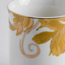 Bielo zlatý hrnček.