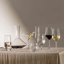 Transparentný pohár.