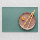 Zelené prestieranie.